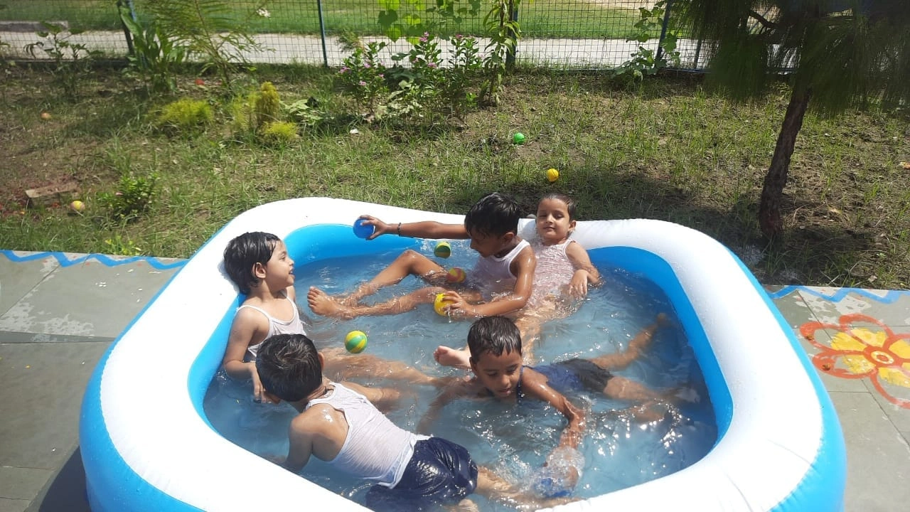 Saraswati Vidya Mandir - Slide 5